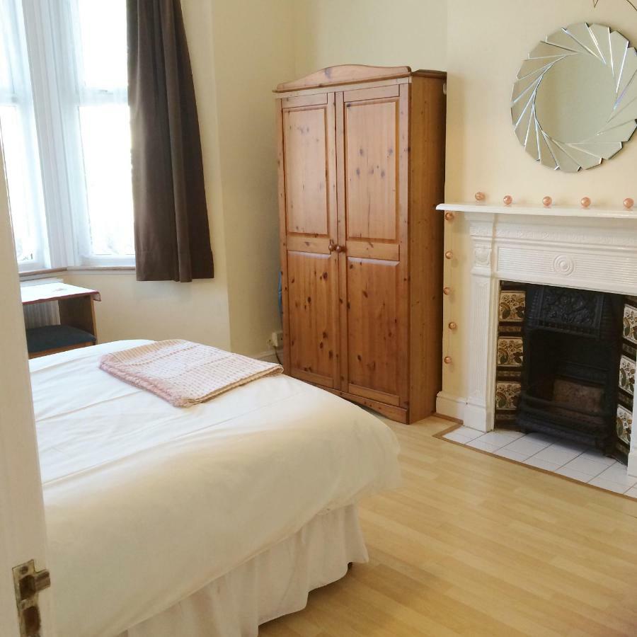 Spacious West London 2 Bedroom Apartment Exterior foto