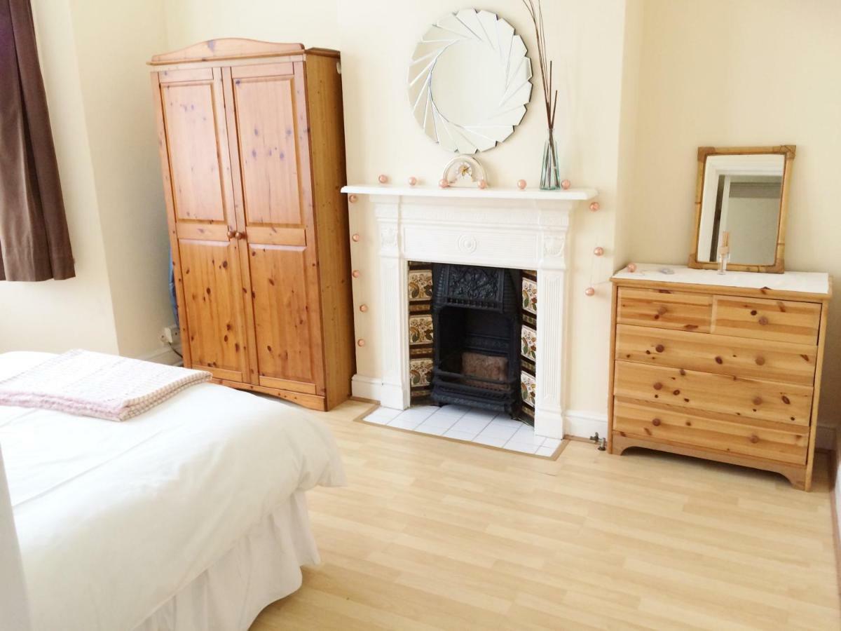 Spacious West London 2 Bedroom Apartment Exterior foto