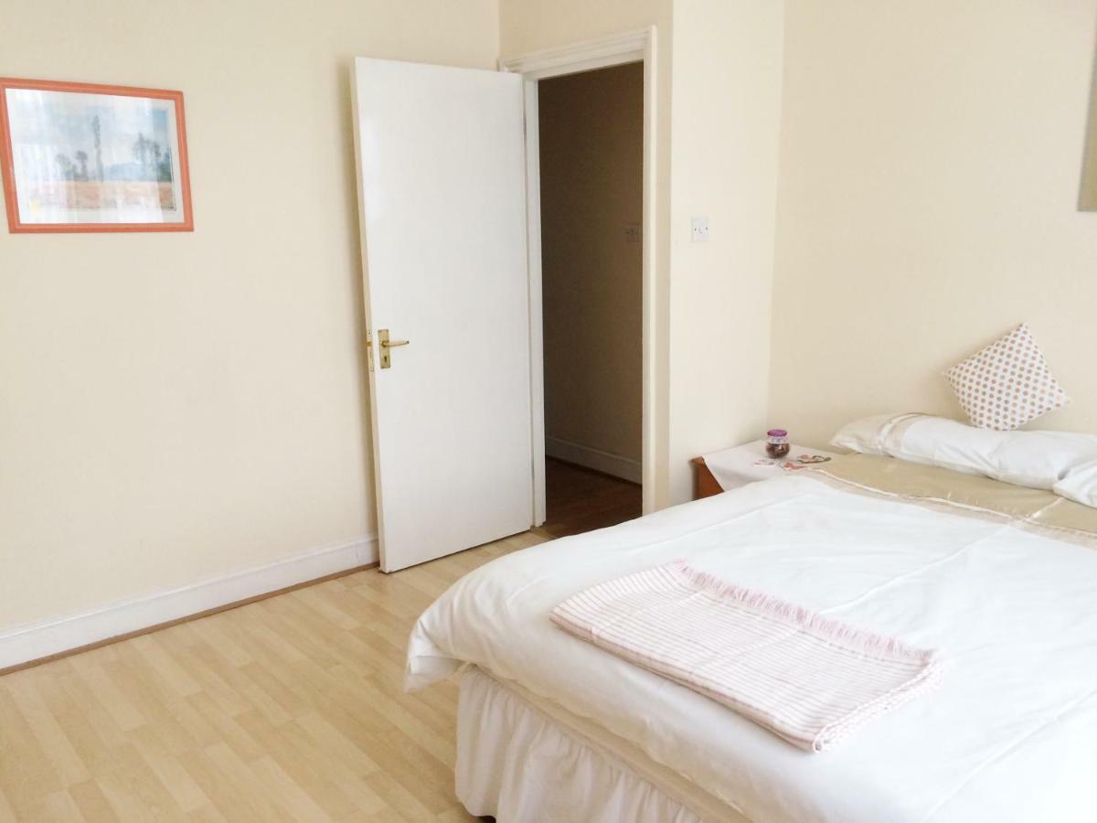 Spacious West London 2 Bedroom Apartment Exterior foto
