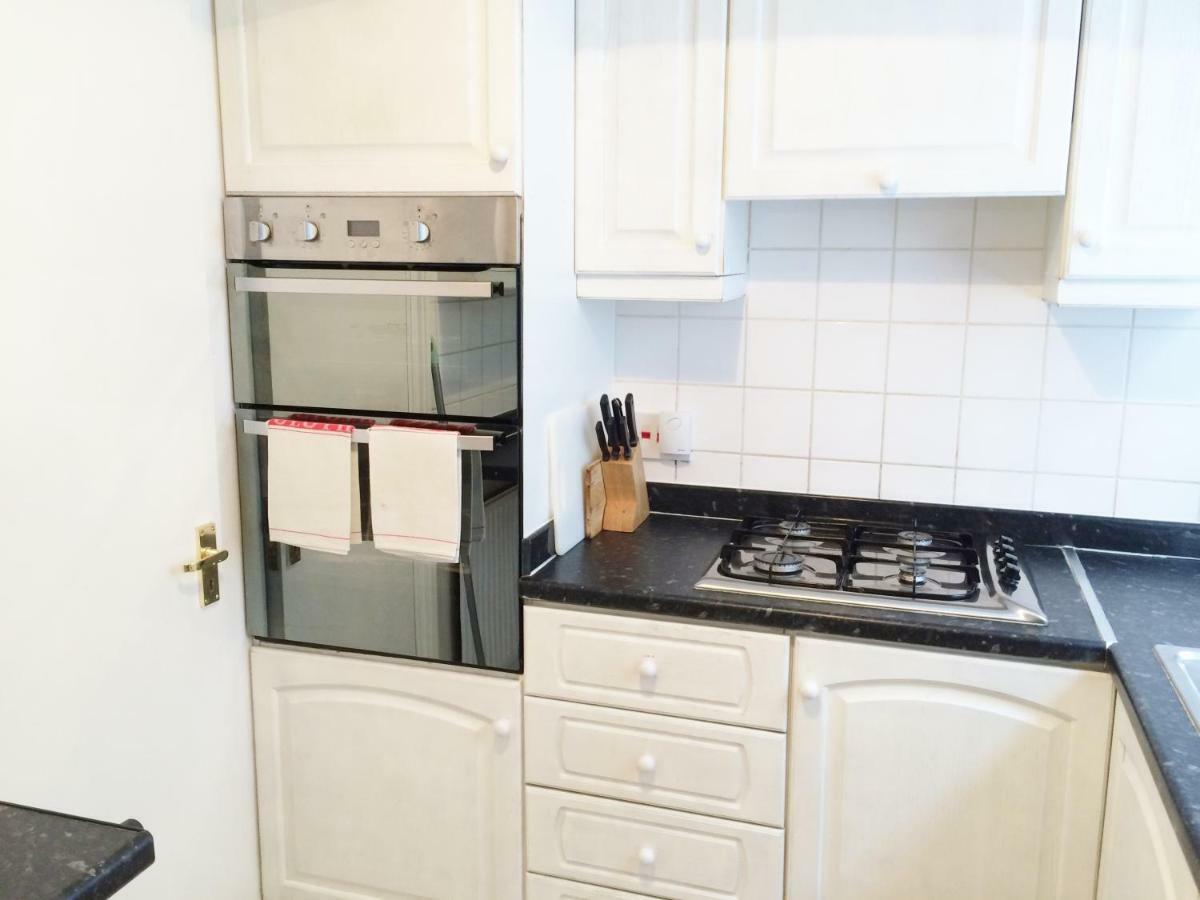 Spacious West London 2 Bedroom Apartment Exterior foto
